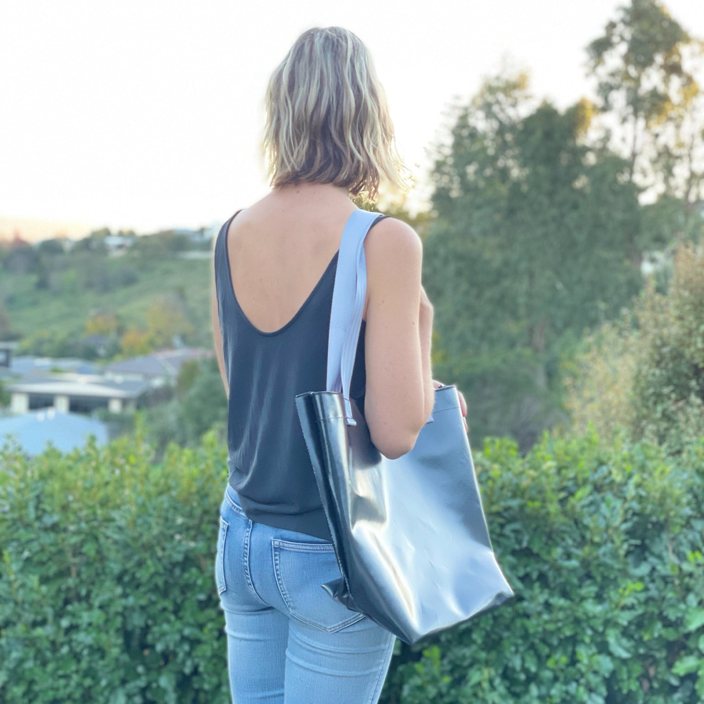 ENCORE Bag - Daily Do-Gooder. Red with green trim