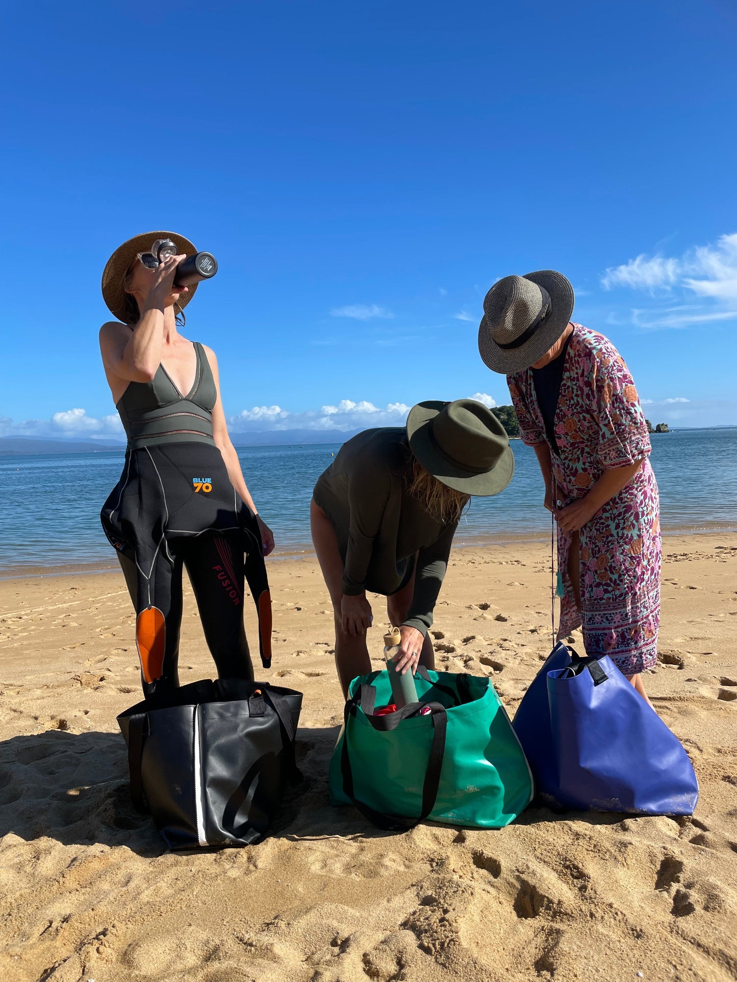 ENCORE Bag - Daily Do-Gooder. Light Green with Blue Trim
