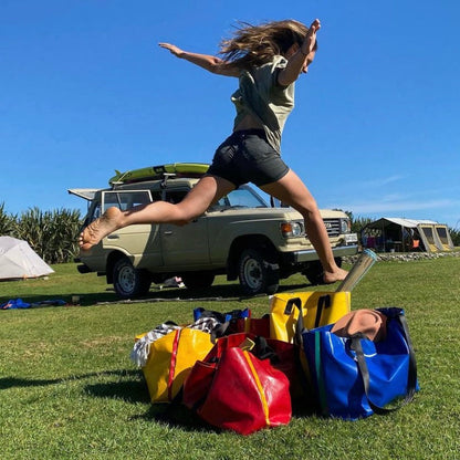 ENCORE Bag - Daily Do-Gooder. Light Green with Blue Trim